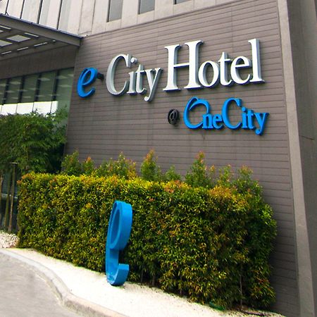 E.City Hotel@Onecity Subang Jaya Bagian luar foto