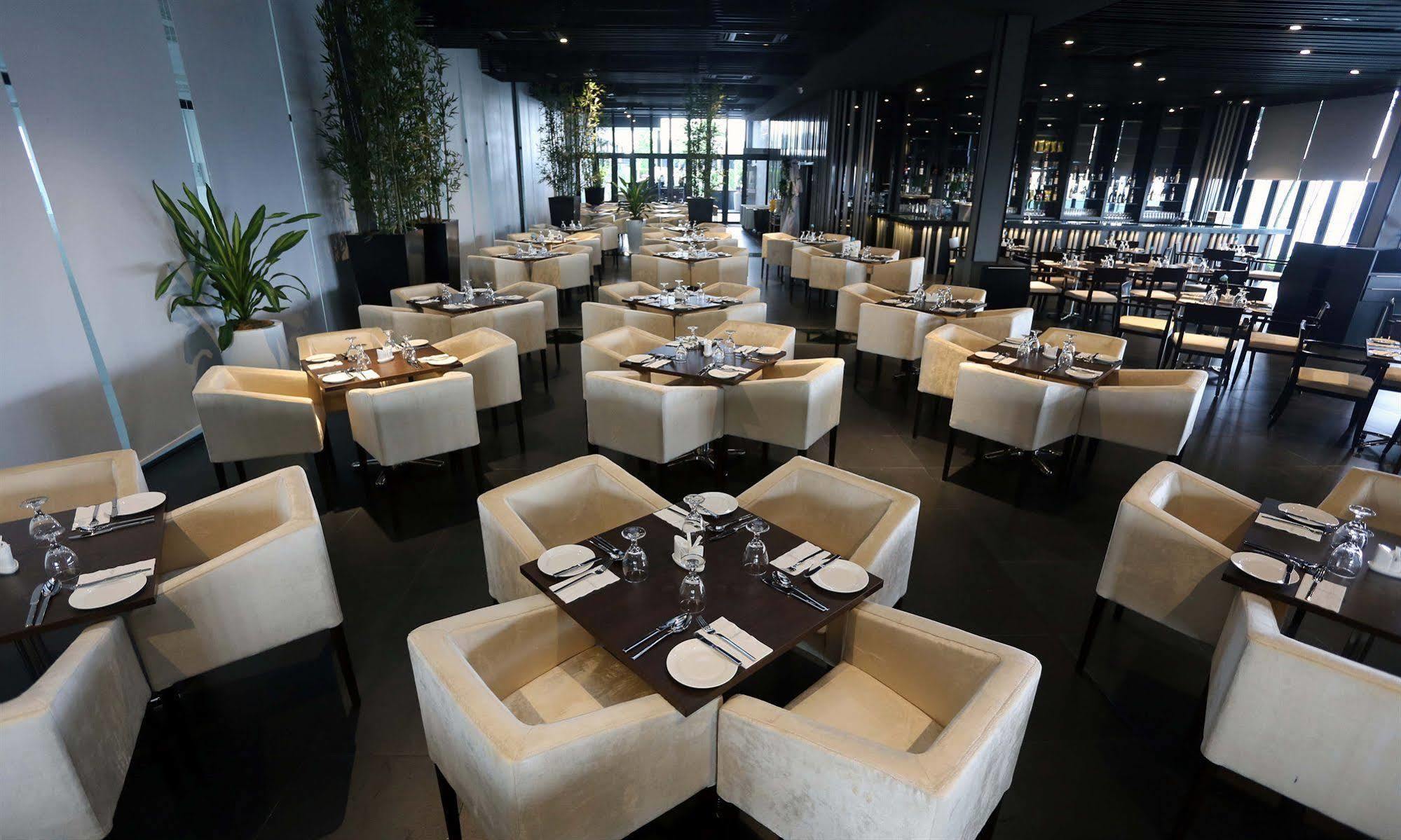 E.City Hotel@Onecity Subang Jaya Bagian luar foto